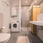 Rodzinny Apartament 5-Osobowy - Basen, Tenis, Silownia Lägenhet